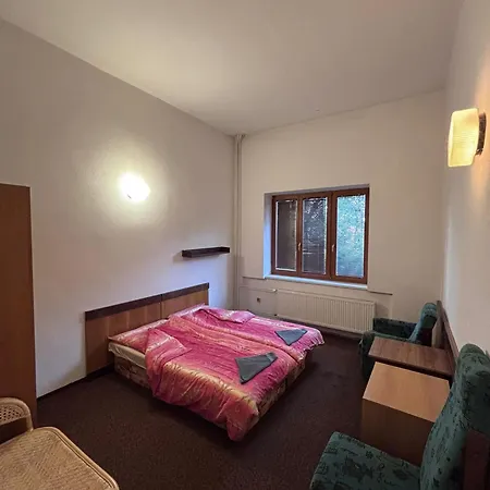 Rekreacko Hruba Strana *