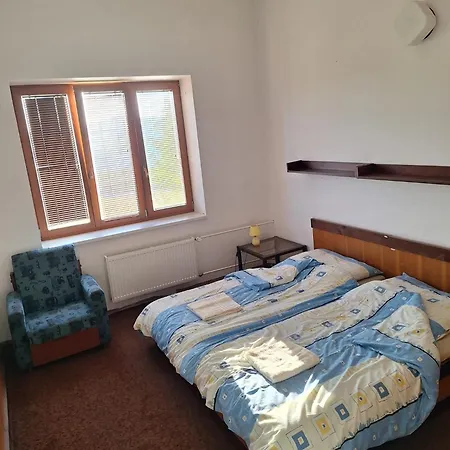 Rekreacko Hruba Strana Bzince pod Javorinou