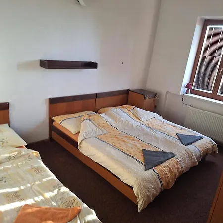 Rekreacko Hruba Strana *