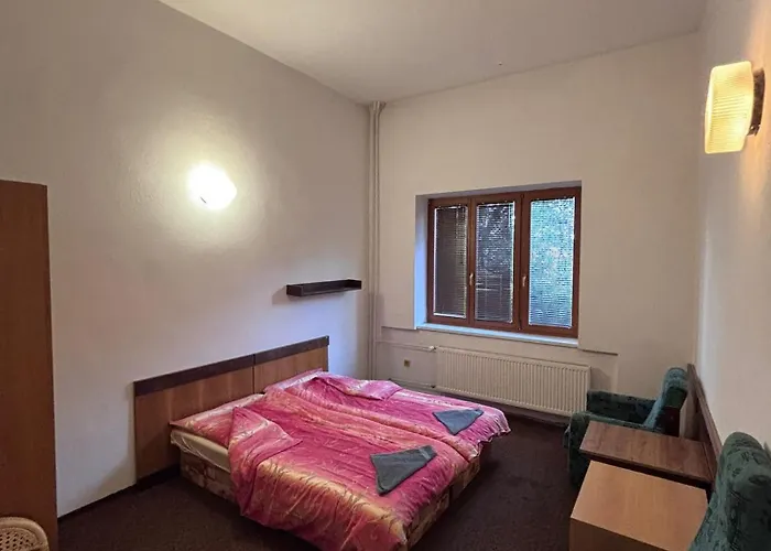 Rekreacko Hruba Strana *