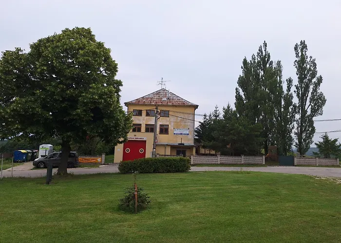 Rekreacko Hruba Strana * Bzince pod Javorinou