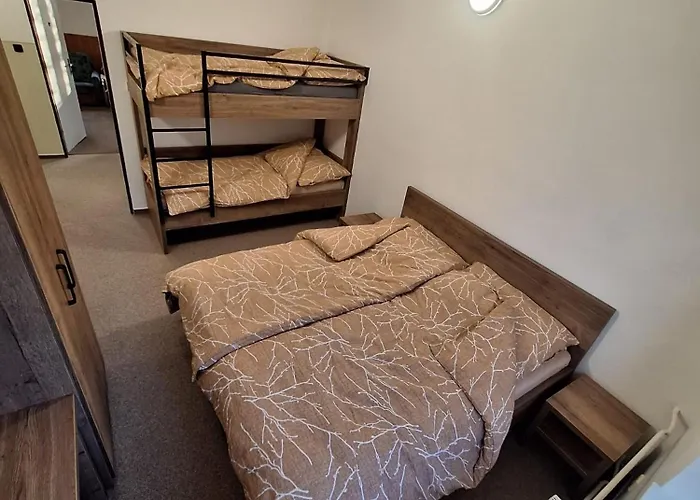 Rekreacko Hruba Strana * Bzince pod Javorinou