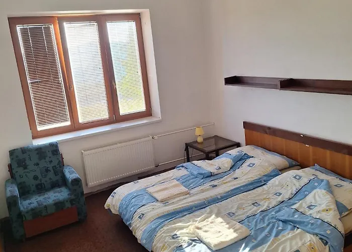 Rekreacko Hruba Strana Bzince pod Javorinou